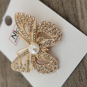 J015.Nwt Gold Tone Butterfly Brooch with Pearl and Sparkling Accents